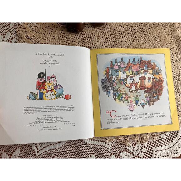 1994 Babes in Toyland, Gina Shaw & Illustrated by John Speirs, Scholastic - Picture 3 of 5